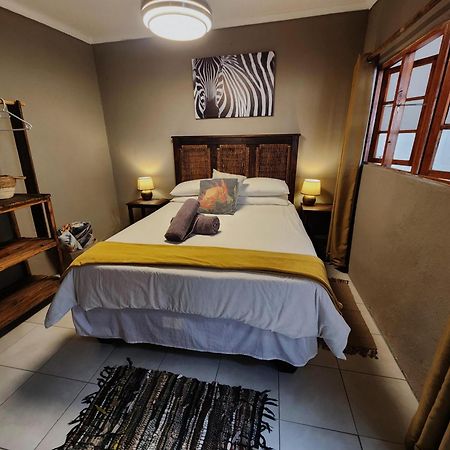 Ikaya Accommodation Psj Port Saint Johnʼs المظهر الخارجي الصورة