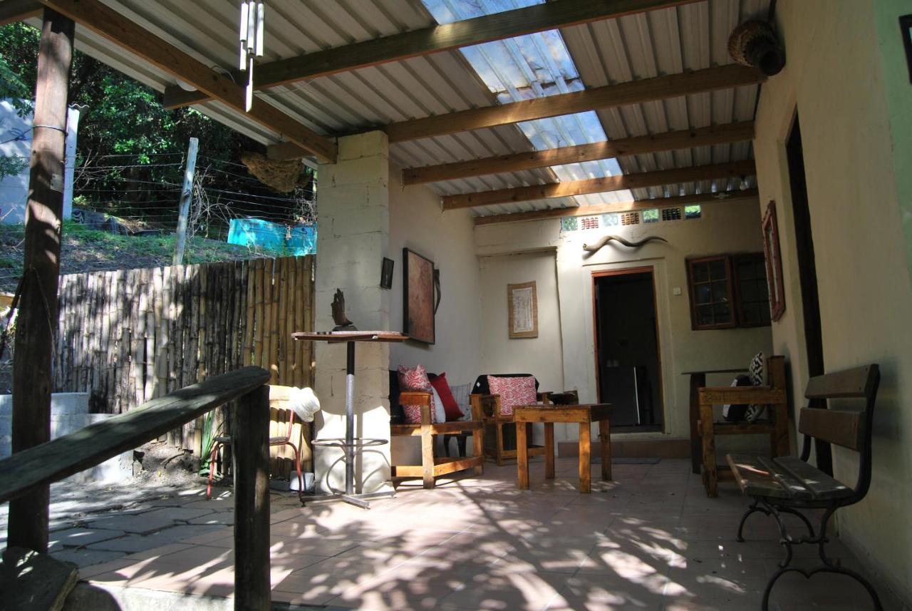 Ikaya Accommodation Psj Port Saint Johnʼs الغرفة الصورة